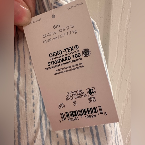 Carter’s baby girl 3 piece set - Picture 3 of 3